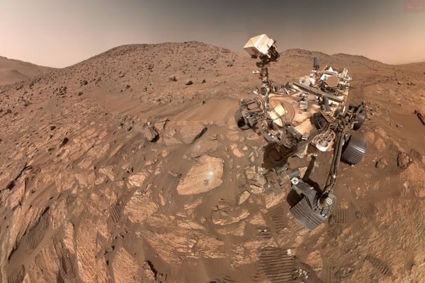 火星の岩石に有機物の痕跡か？古代の微生物である可能性：NASA