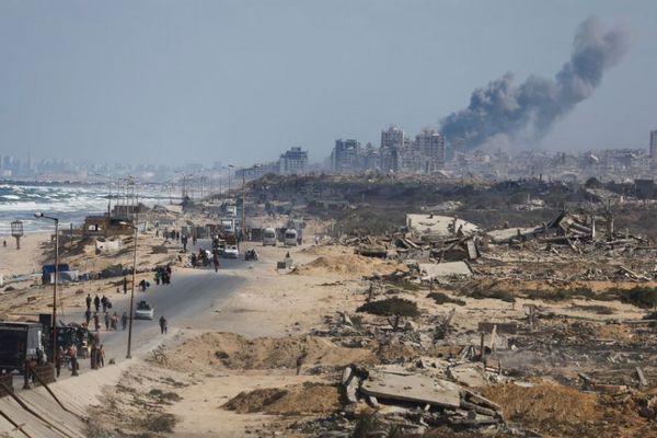 イスラエル軍がガザ地区に激しい攻撃、91人のパレスチナ人が死亡