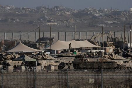 イスラエル軍がガザ地区での作戦を強化、70人以上のパレスチナ人が死亡