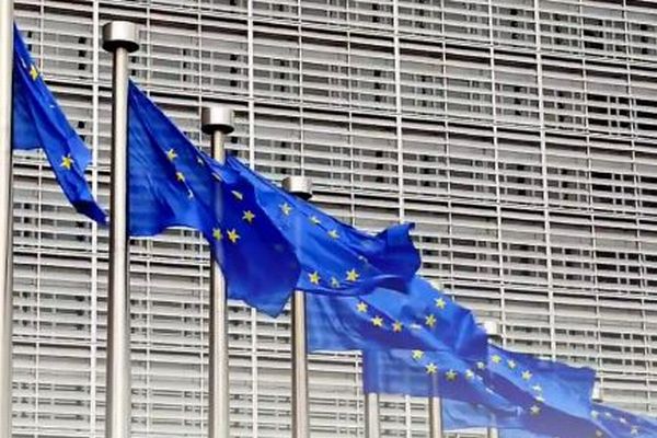 EUの防衛委員会、東部にドローンの防護壁を建設する計画で合意