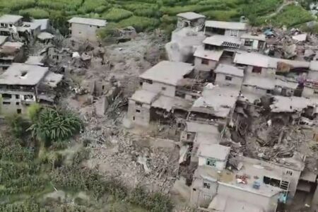 アフガニスタンの地震で死者が2200人超、さらにM6.2の地震も発生