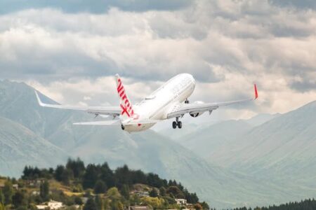 ヴァージン航空機のトイレが全て故障、乗客はビンで用を足すハメに