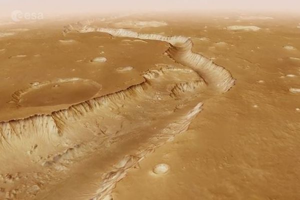 火星にある全長1300kmもの峡谷、ESAが動画を公開