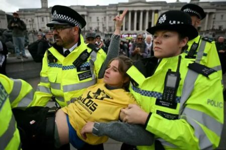 「パレスチナ・アクション」を支援するデモ、英警察が約500人を拘束