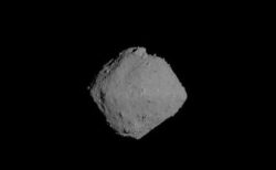 小惑星「リュウグウ」の内部に水の痕跡、海の形成の謎に迫る