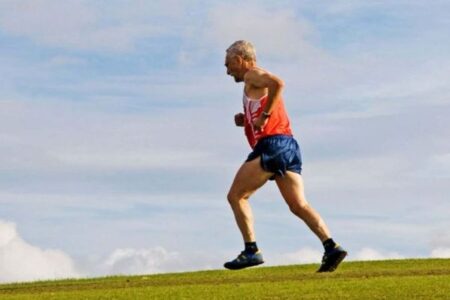 心疾患のリスクを避けるため、男性は女性の2倍の運動が必要