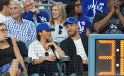 MLBのワールドシリーズをヘンリー王子とメーガン妃が観戦、ブーイングを浴びる