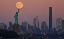 「ハーベスト・スーパームーン」が、米各地の夜空を照らす【動画】