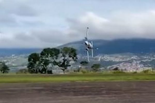 軽飛行機が離陸してすぐに墜落、2名死亡【ベネズエラ】