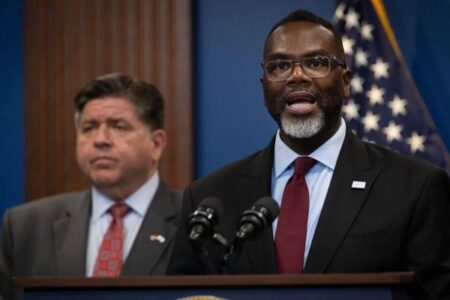 トランプ大統領、イリノイ州知事とシカゴ市長を投獄すべきと発言