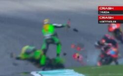 マレーシアGPでバイクが衝突、レーサー2人が病院へ搬送【動画】