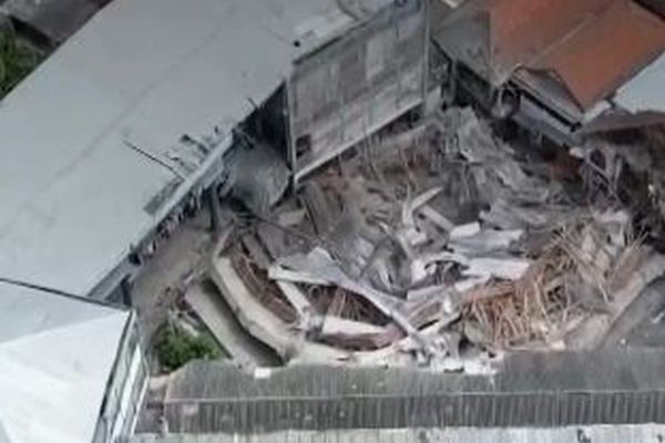インドネシアで寄宿学校が突然倒壊、91人の生徒などが行方不明