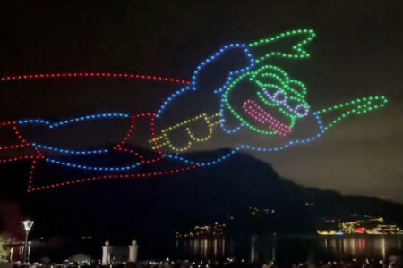 ビットコイン·イベントのドローンショーが、「ドン引き」低レベルだったと話題に