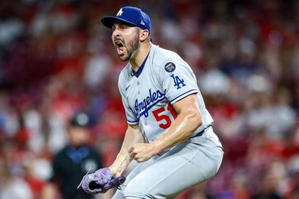 「ドジャース」のベシア投手、幼い娘が亡くなったと報告