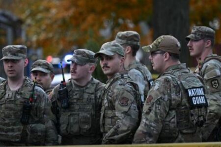 ホワイトハウス付近で2人の州兵が撃たれ負傷、犯人はアフガン出身の男