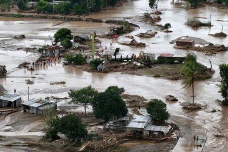 フィリピン北部をスーパー台風26号が直撃、8人が死亡【動画】