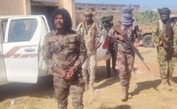 スーダンの大虐殺の首謀者か？カメラの前で住民を銃殺した男を逮捕