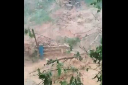 インドネシアで豪雨により洪水や土砂崩れが発生、広範囲で甚大な被害