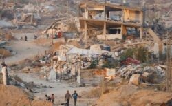 イスラエル軍がガザ市にドローン攻撃、撤退境界線で2人を射殺