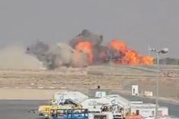 ドバイの航空ショーでインドの戦闘機が墜落、パイロットが死亡