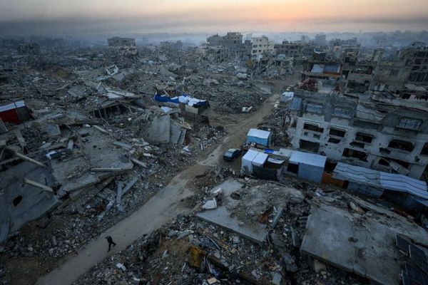 ガザ地区でイスラエル軍が撤退ラインを越え、地上侵攻を継続