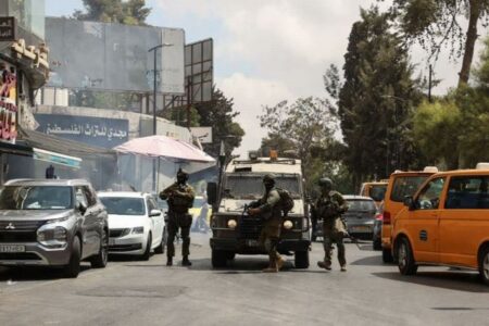 イスラエル軍がヨルダン川西岸地区北部を封鎖、軍事作戦を継続