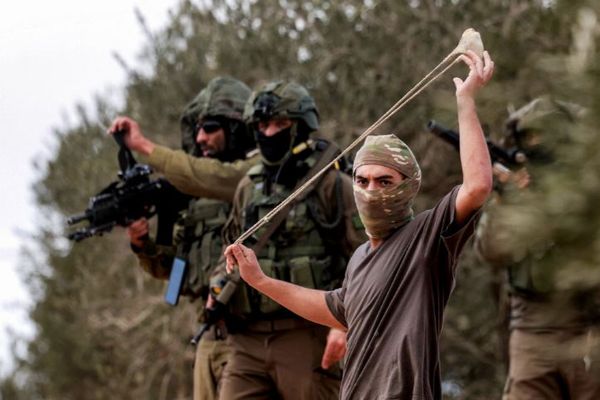 ガザ地区でイスラエル軍の攻撃により4人が死亡、ヨルダン川西岸でも暴力が続く