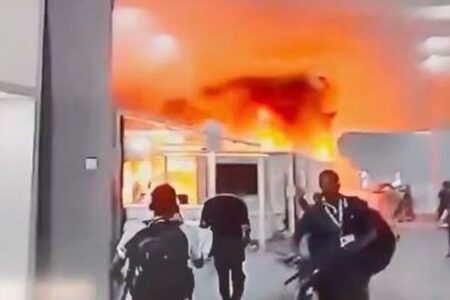 「COP30」の会場で火災が発生、出席者が避難し、協議が中断