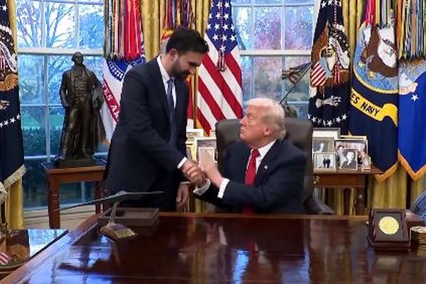 トランプ氏、NY市長に選ばれたマムダニ氏と会談、かつての「敵」に好意的な対応