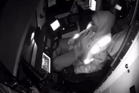 サンフランシスコの電車で運転士が居眠り、速度超過により車内が混乱【動画】