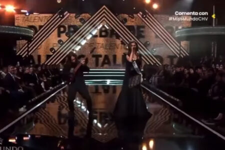 ミス・ユニバースの候補者が、汚いデス声を披露して決勝進出