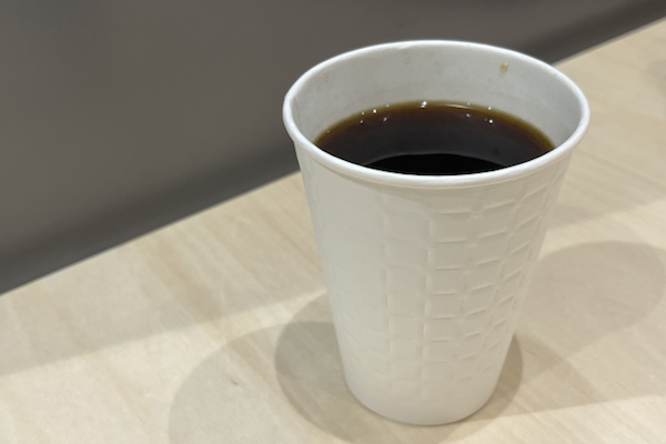 フランス文化省の職員、採用面接で女性200人以上の飲み物に利尿剤を入れ、オシッコさせる