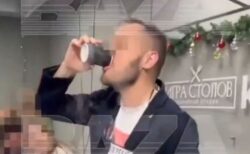 ロシアの男性、パーティーで液体窒素のカクテルを飲み、胃が破裂【動画】