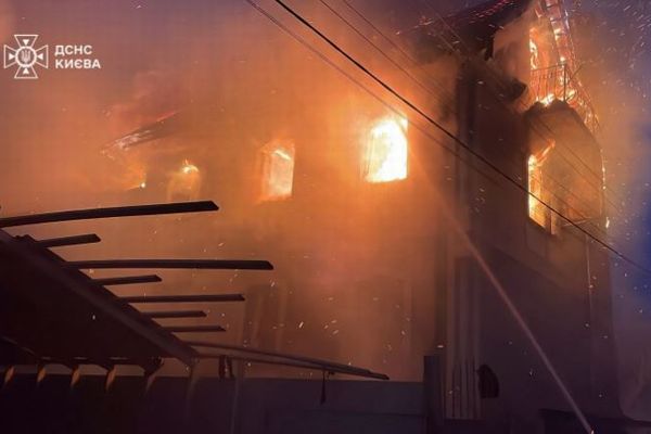 ロシア軍がウクライナの首都を集中攻撃、500機の無人機と40発のミサイルを使用