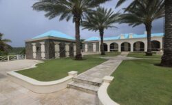 カリブ海の島にあるエプスタインの自宅、新たな写真と動画を公開