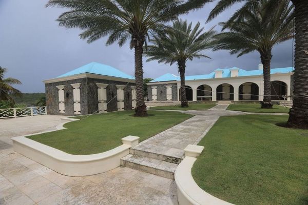 カリブ海の島にあるエプスタインの自宅、新たな写真と動画を公開