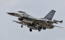 タイ軍がカンボジアを空爆、国境付近の複数の軍事目標を攻撃