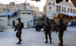 イスラエル軍がヨルダン川西岸地区で2人の若者を射殺、ガザ地区でも攻撃