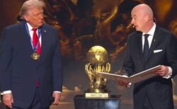 トランプ氏がFIFA平和賞を受賞、ニュース番組内で出演者の笑い声が漏れる