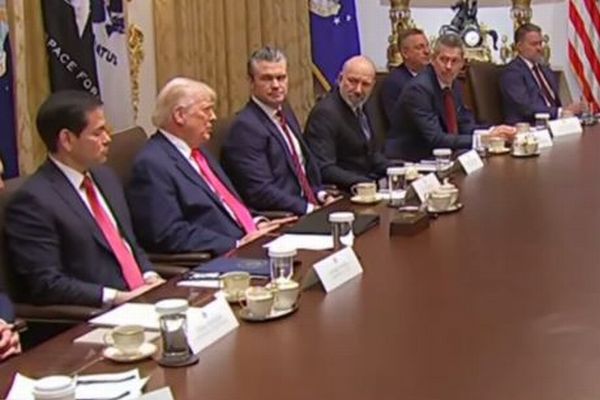 トランプ大統領、国内にいるソマリア移民を「ゴミ」と呼ぶ