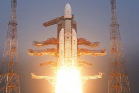 インドのロケットが、大型の商業通信衛星の打ち上げに成功