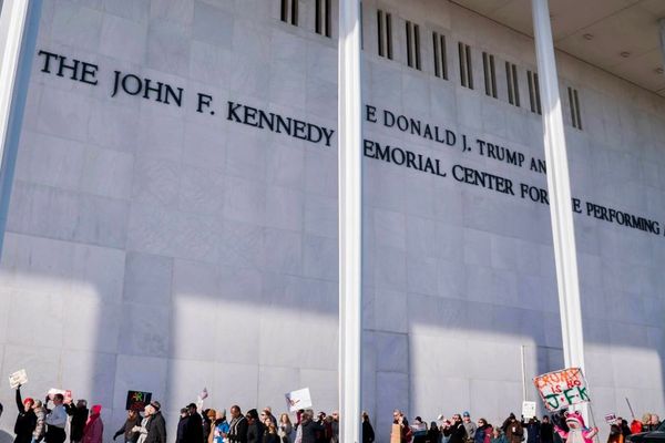 「ケネディ・センター」の改名に多数のアーティストが反対を表明、公演をキャンセル