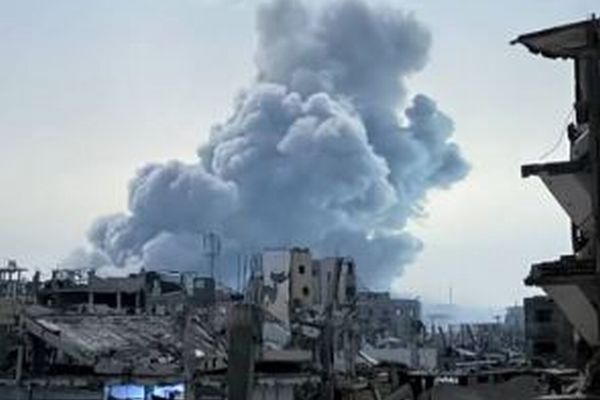 ガザ地区でイスラエル軍のドローンが、高齢者の女性や息子を追跡し、殺害