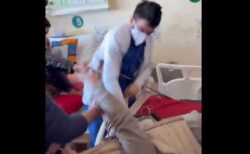 前代未聞！インド人の医師が患者に対し、激しい暴行を加える【動画】