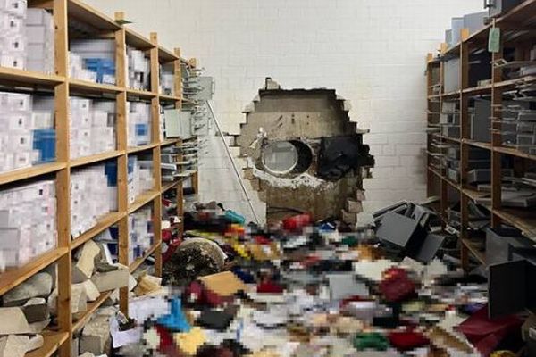 【ドイツ】犯人が銀行の金庫にドリルで穴を開け、55億円相当の金品を強奪