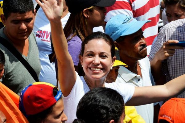 ノーベル平和賞受賞者のマチャド氏が所在不明、記者会見も中止に