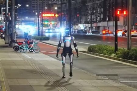 中国の人型ロボットが、歩行距離でギネス世界記録に認定
