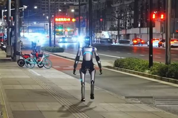 中国の人型ロボットが、歩行距離でギネス世界記録に認定