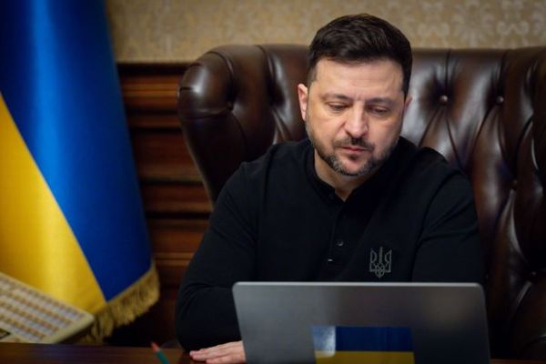 ウクライナが新たな和平案を検討、東部ドンバス地方から軍の撤退を示唆