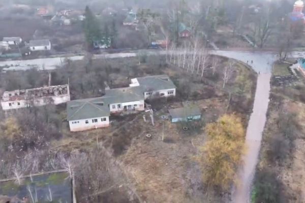 ロシア軍が国境を越え、ウクライナ北東部の住民50人を拉致